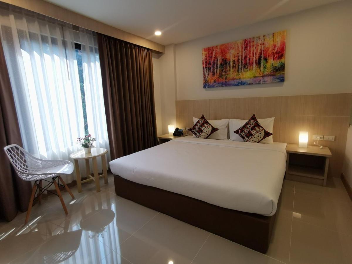 Malee Hotel Chiang Mai Buitenkant foto