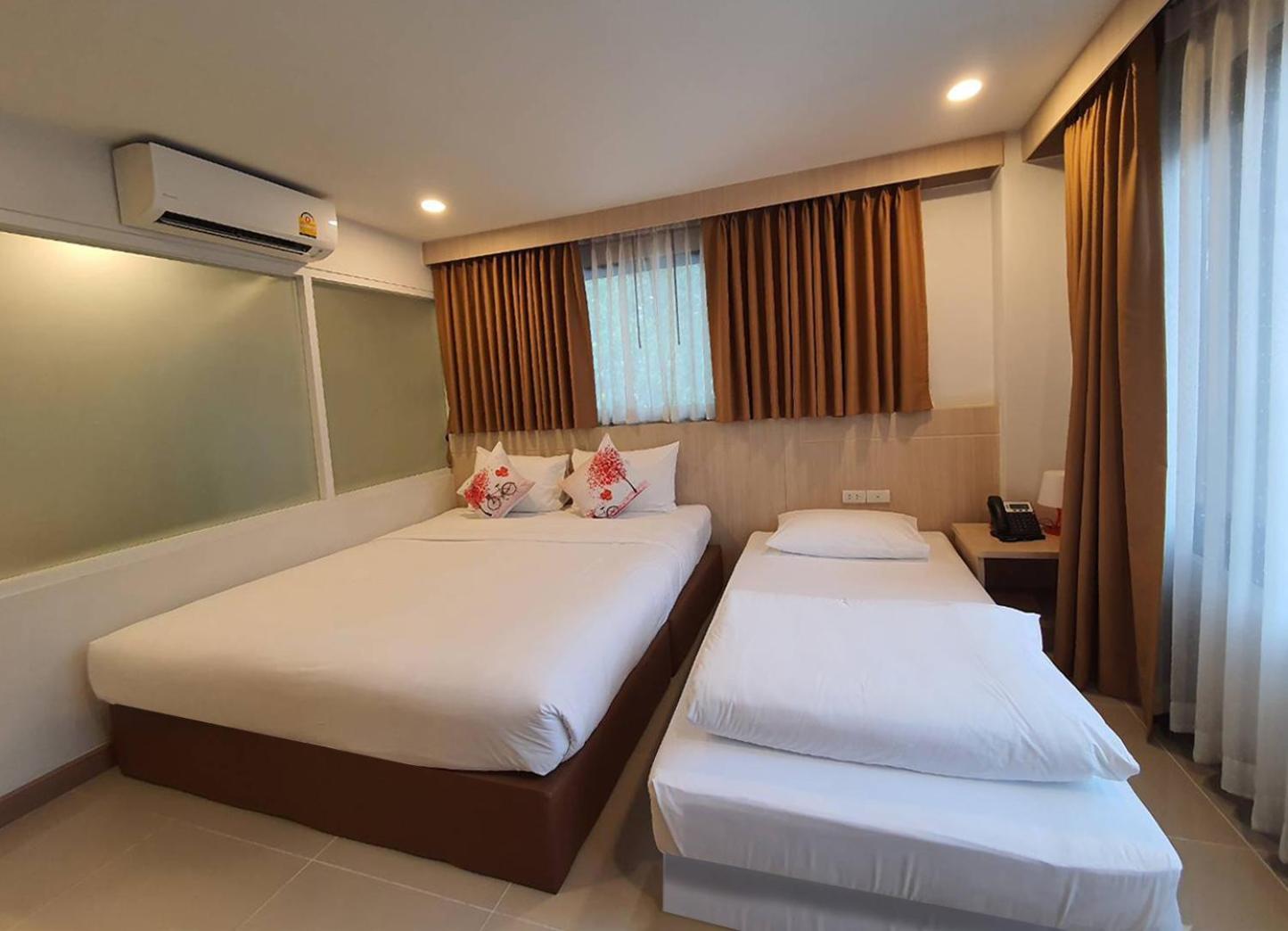 Malee Hotel Chiang Mai Buitenkant foto